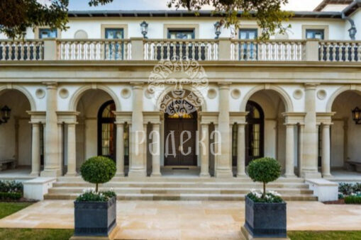 ELEMENTS OF FACING THE FACADES OF STONE. MANUFACTURING AND INSTALLATION